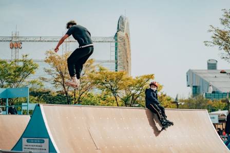 5 Awesome Roller Skating Facts to Celebrate National Skating Month
