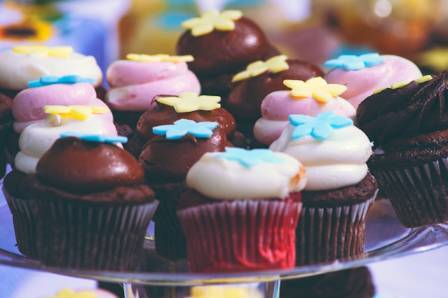 The Curious Evolution of the Cupcake: From Colonial Cups to Modern Gourmet Delights
